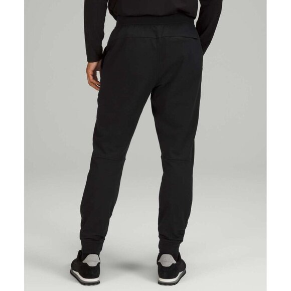 City Sweat Jogger Shorter - Black - Picture 2 of 5